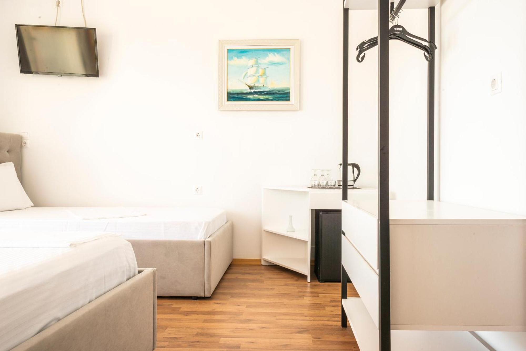 Ionio Rooms Himarë Extérieur photo